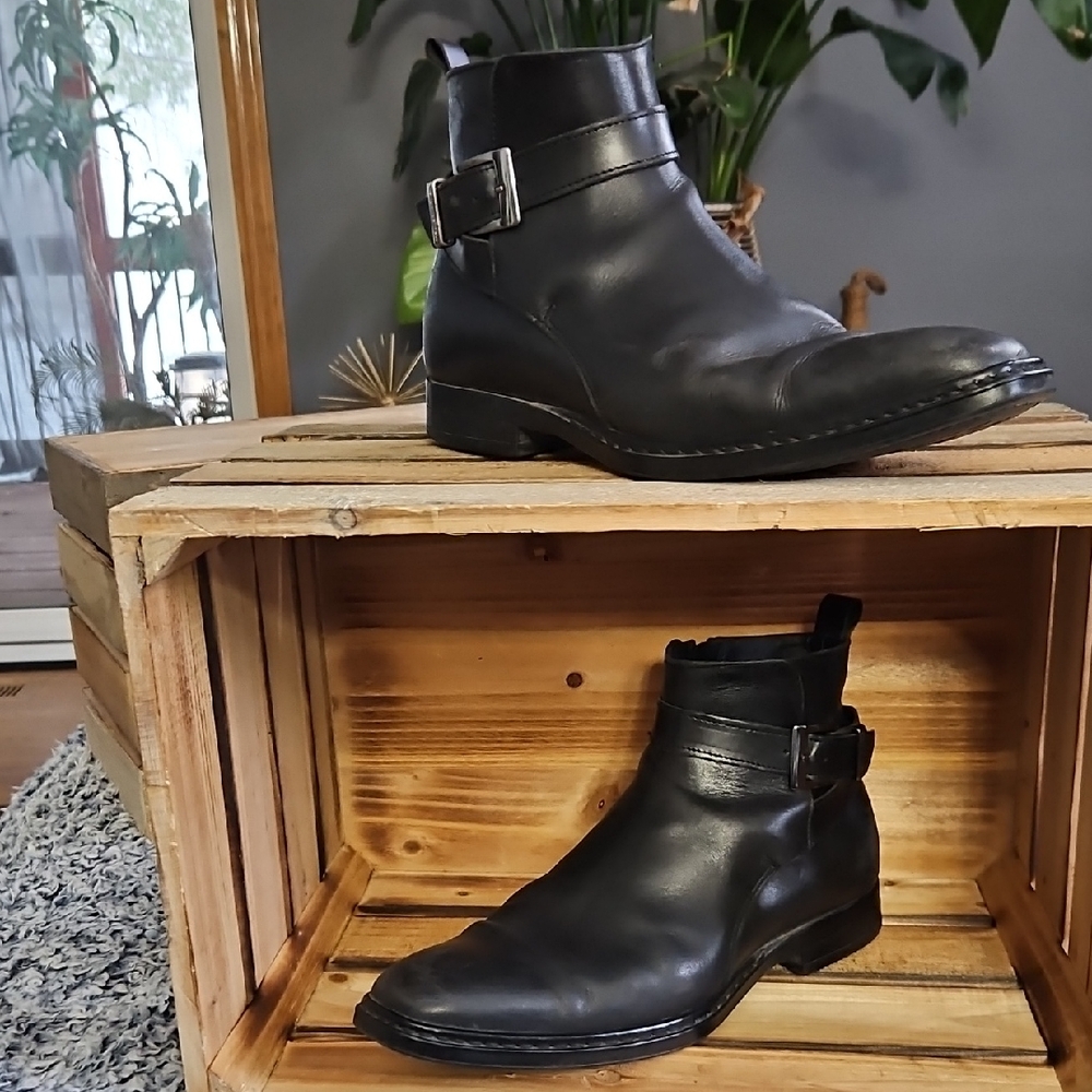 10, Karl Lagerfeld Chukka